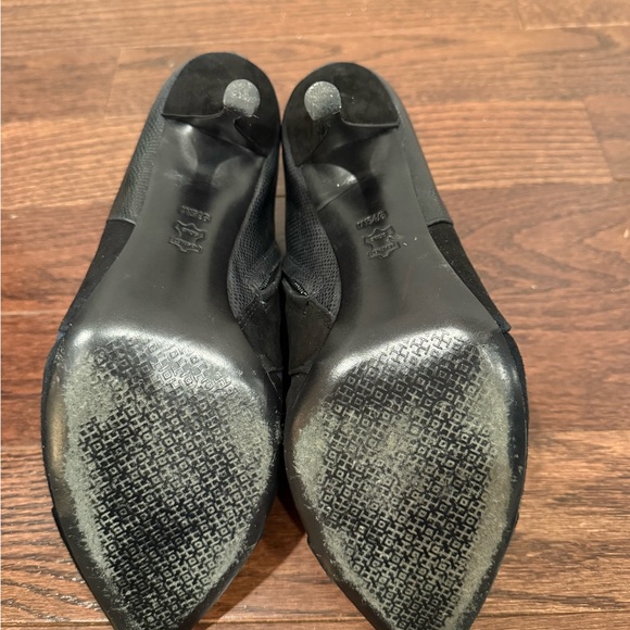 Tory Burch Black and Navy leather and Suede Heeled Booties Size 9.5M - Picture 9 of 9